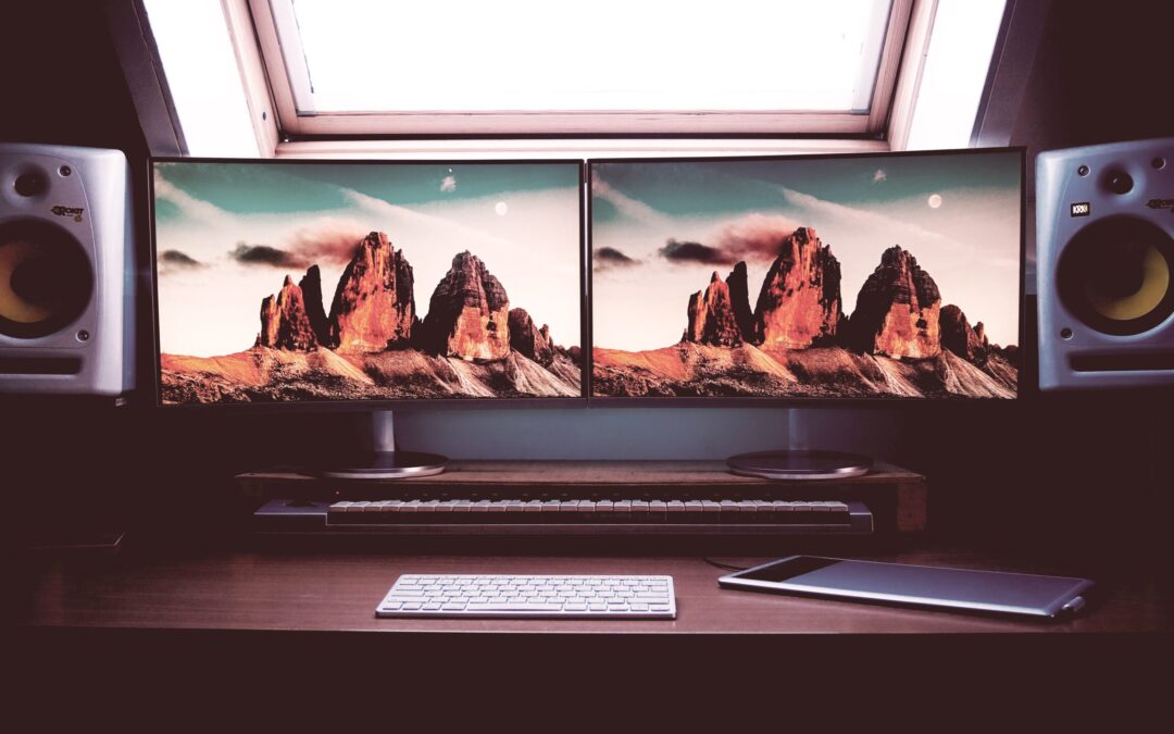 Handy Tips to Optimize a Dual-Monitor Setup for the Best Experience